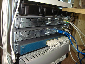Dvojice routerů CISCO